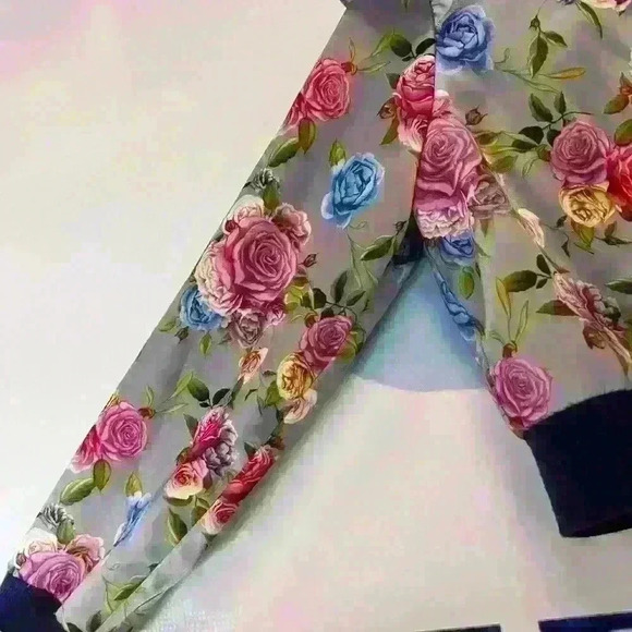 NWOT Wonder Nation Girls long sleeve zip up with flowers - Picture 5 of 7